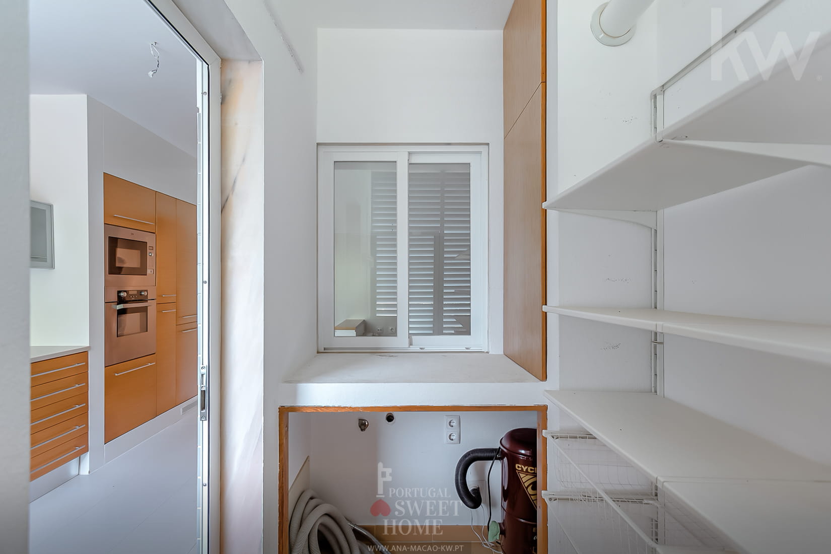 Divisão de Lavandaria e Estendal (3,3 Cozinha totalmente equipada (13,9 m²), anexa à cozinha